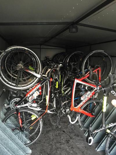 Bus and minibus with bicycle and golf trailer to Portals Nous