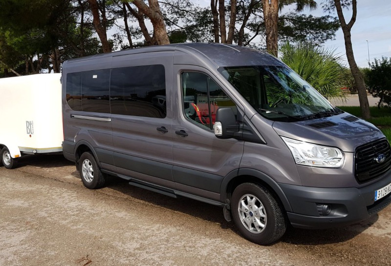 Minibus to Fowlers Hotel